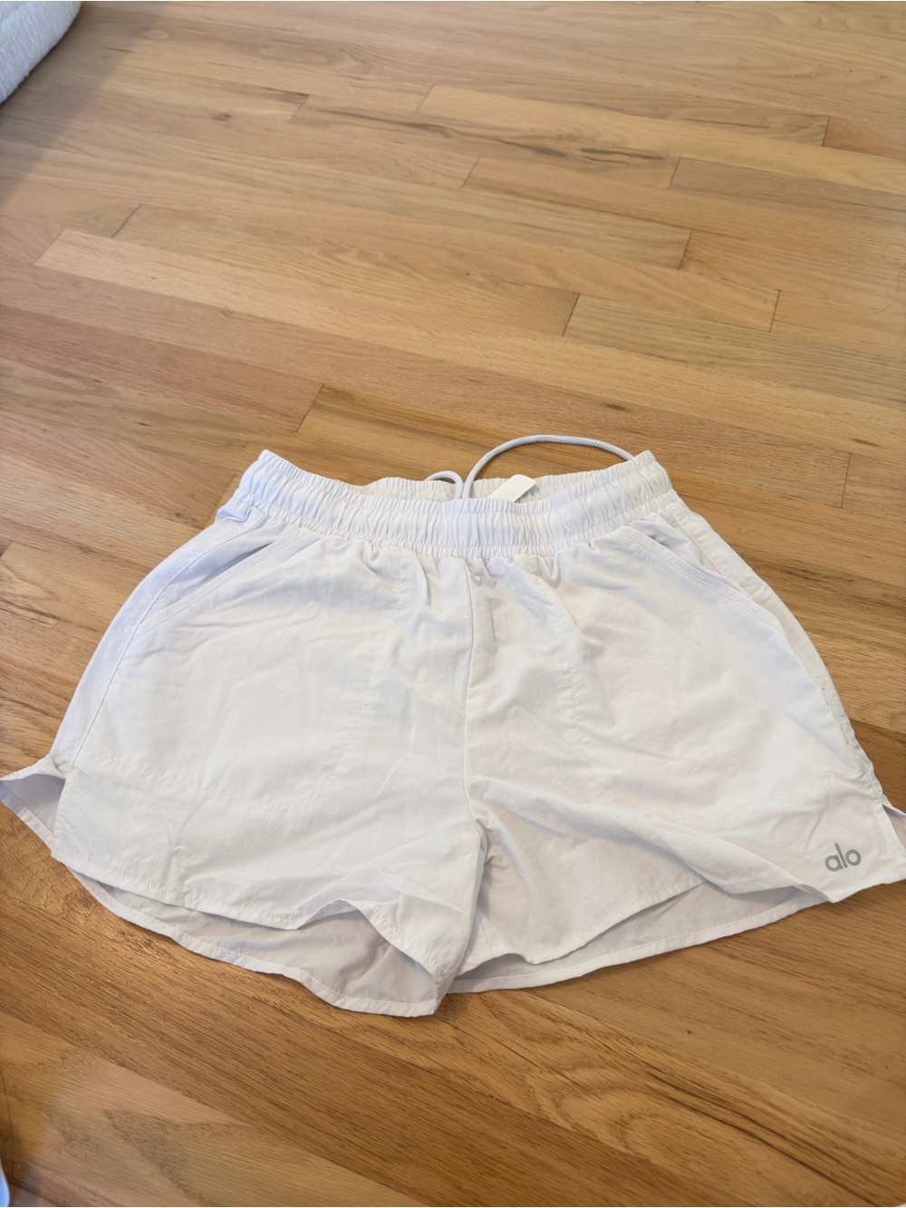 ALO Yoga White Women's Athletic Drawstring Shorts